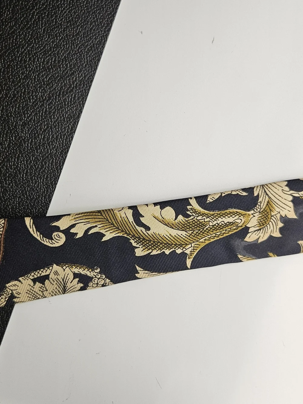 Vintage Oscar Del La Renta Classic Black-Gold Floral Mens Tie Timeless Elogance